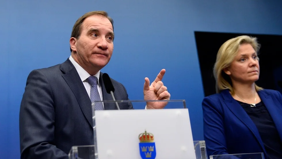 STOCKHOLM 2014-12-02
Statsminister Stefan Löfven (S)  och finansminister Magdalena Andersson (S) på presskonferens i Rosenbad efter mötet med Alliansens partiledare sent på tisdagen sedan Sverigedemokraterna bestämt sig för att rösta på Alliansens budget.
Foto: Maja Suslin / TT / kod 10300