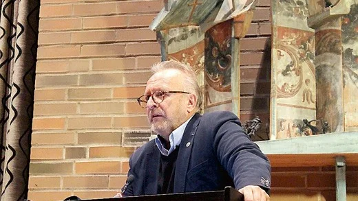 Det blev en lång och het debatt mellan Michael Glennfalk och Peter Karlsson under kommunfullmäktigemötet i måndags.