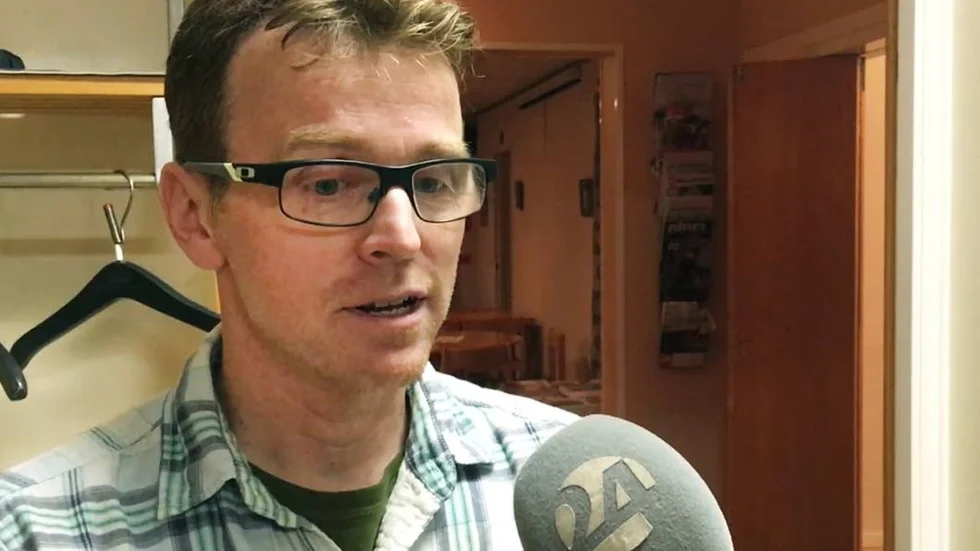 ANMÄLER. Jason Bailey, förälder till barn i Godegårds skola, JO-anmälet bildningsnämnden.
