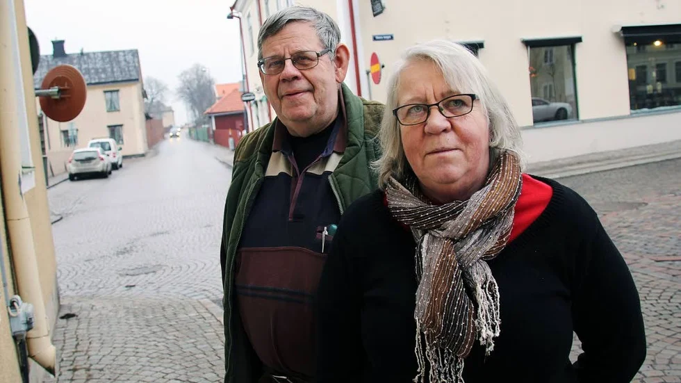 Dialog. Centerpartimedlemmarna Jan Engholm och Gun Jansson tycker att studiecirkelns syfte är viktigt för Vadstena.
