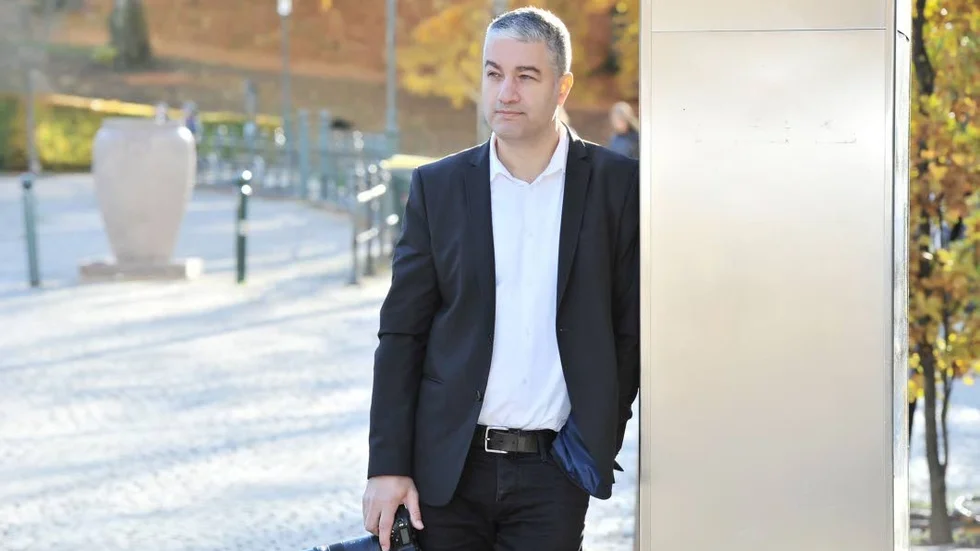 Seniorgalans eldsjäl Georgis Touma tar nu konceptet till Motalas Folkets park.