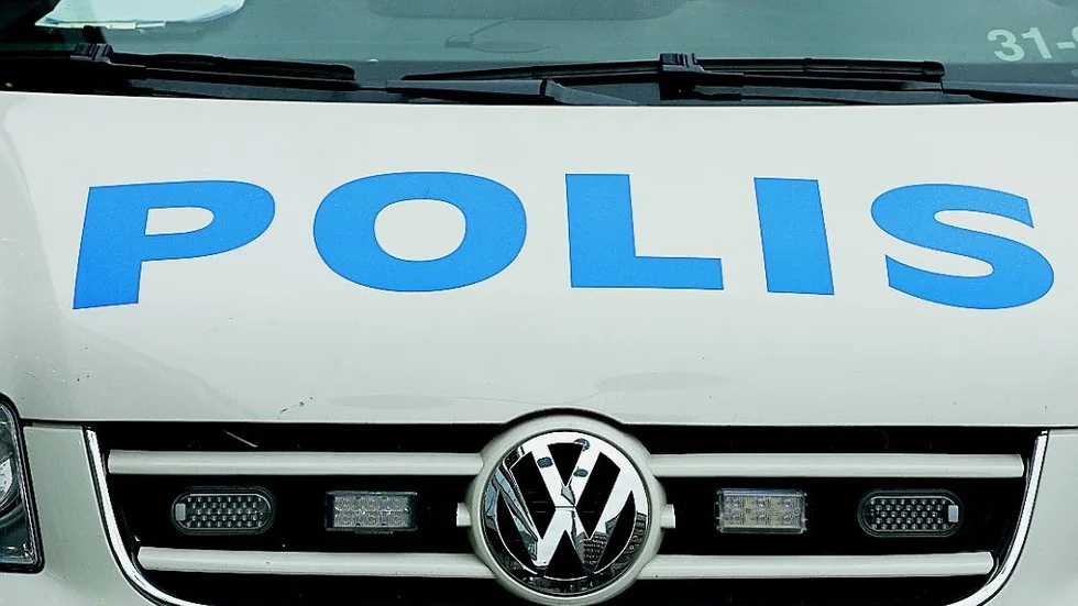 Tre personer greps misstänkta för stölder på Mediemarkt i Linköping.