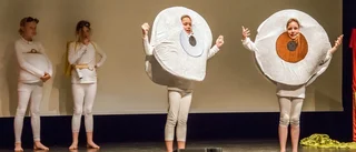 Teaterpremiär trots feber i kroppen