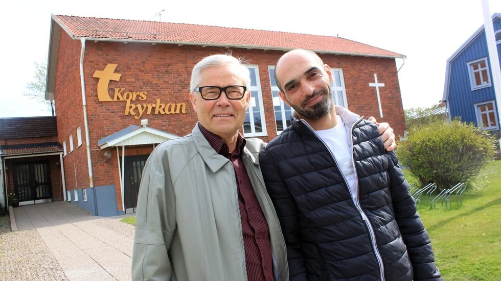 Lennart Nilsson och Masen Odeh har lärt sig en hel del av varandra. Vårens språkcaféer avslutas på söndag med syrisk mat. Foto: Rebecca Forsgren Malmström