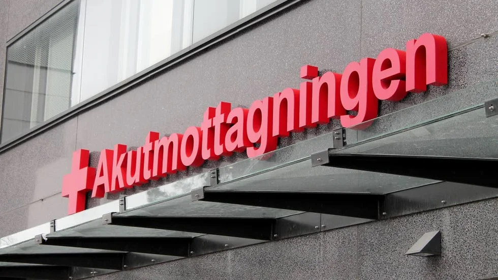 Det är extra långa väntetider på akutmottagningen just nu. Skälet till detta är att många behöver vård på grund av inluensan.