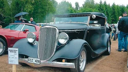 Den här ombyggda Ford Phaeton från 1933 vann överlägset folkets röst om utställningens snyggaste fordon.