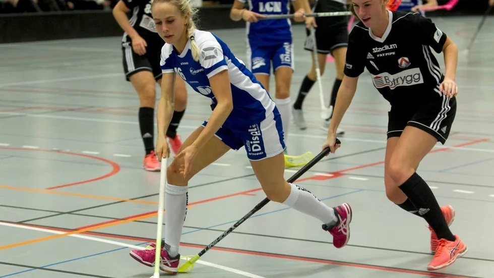 Tilda Samuelsson gjorde ett av målen, men IBF Linköping förlorade borta mot Skoghall. Nu stundar derby på söndag.
