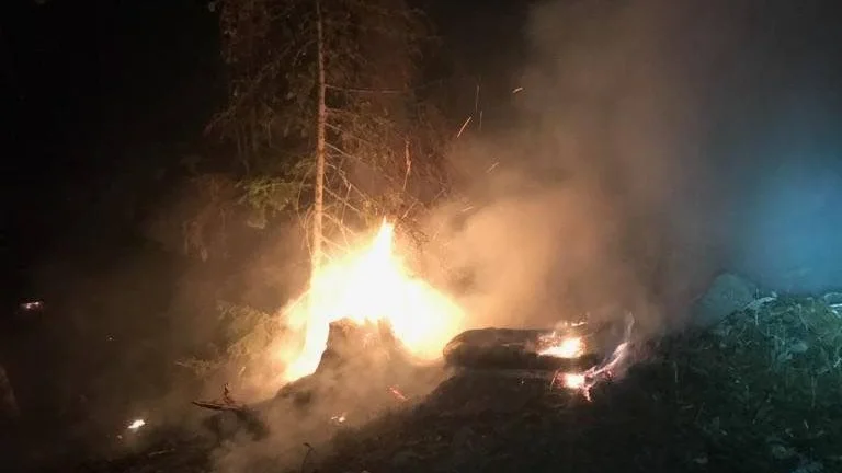 Räddningstjänsten i Hultsfreds kommun fick en hel del att göra efter nattens åskväder,med fleramindre skogsbränder och automatlarm.