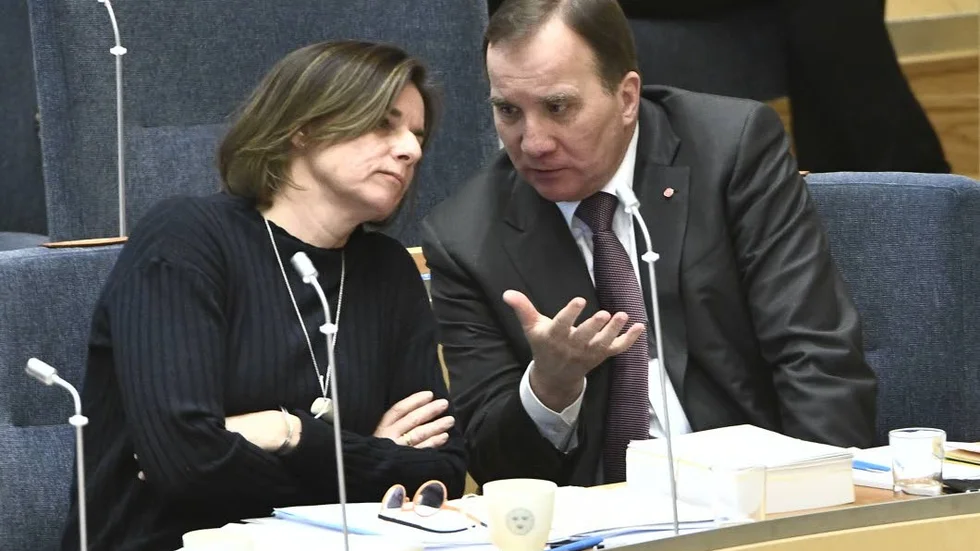 Regeringen bråkar internt, och budgetarbetet går på tomgång.