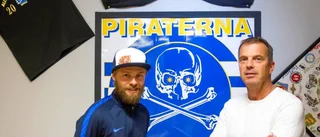 Han blir första namnet i Piraternas bygge