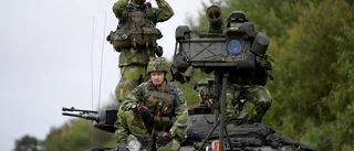 Håll hårt i officerarna