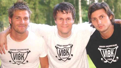 Mattias Nilsson, Jonas Friberg och Fredrik Lindhagen är Vimmerby IBK:s tre senaste nyförvärv. De bor i Linköping och ska pendla till Vimmerby för träningar och matcher. Foto: Magnus Strömsten
