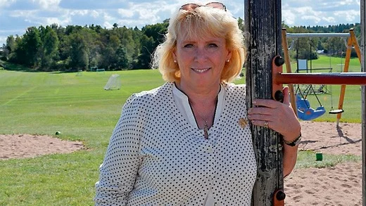 Miljöminister Lena Ek besökte Ernebergsskolan i Gamleby i går.