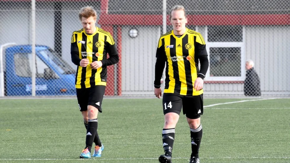 Robin Jiderblom (t.h) är avstängd på söndag.