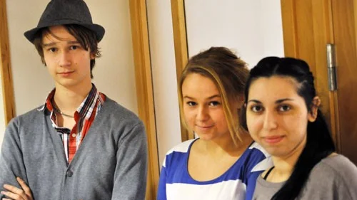 Jakob, Natalie och Susanna pratar om vad de ska välja inför gymnasiet.