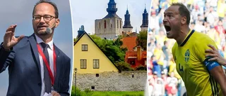 Fotbollen styr – minister flyttar sitt tal