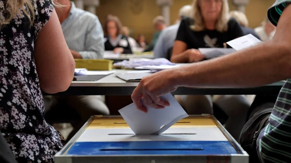 Rösträkningen är det som alla väntar på nu. I slutet av veckan beräknas kontrollräkningen i kommunvalet vara klar.