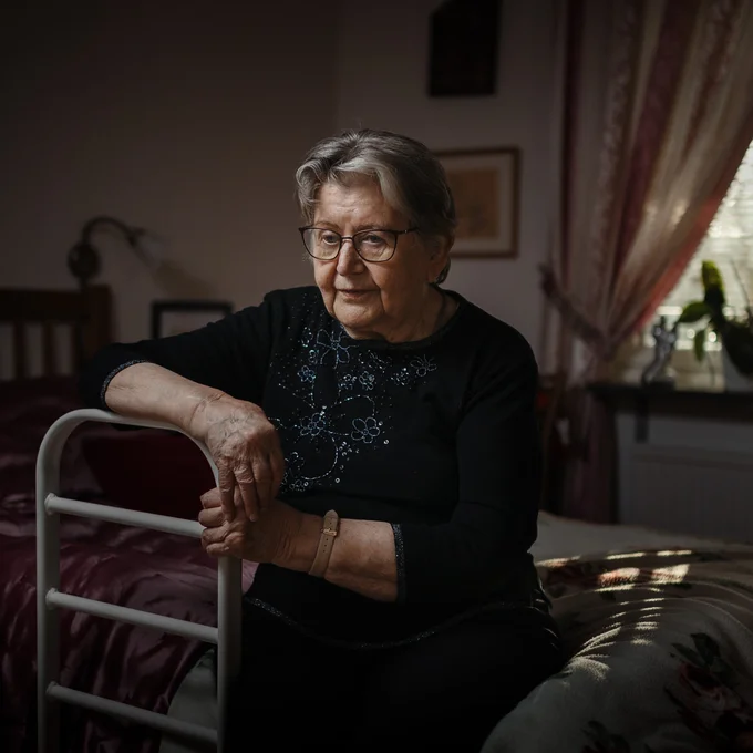 84-åriga Elsa våldtogs av en hemtjänstanställd man i våras. Hennes vittnesmål blev startskottet för UNT:s stora granskning av våldtäkter och sexuella övergrepp i hemtjänsten.