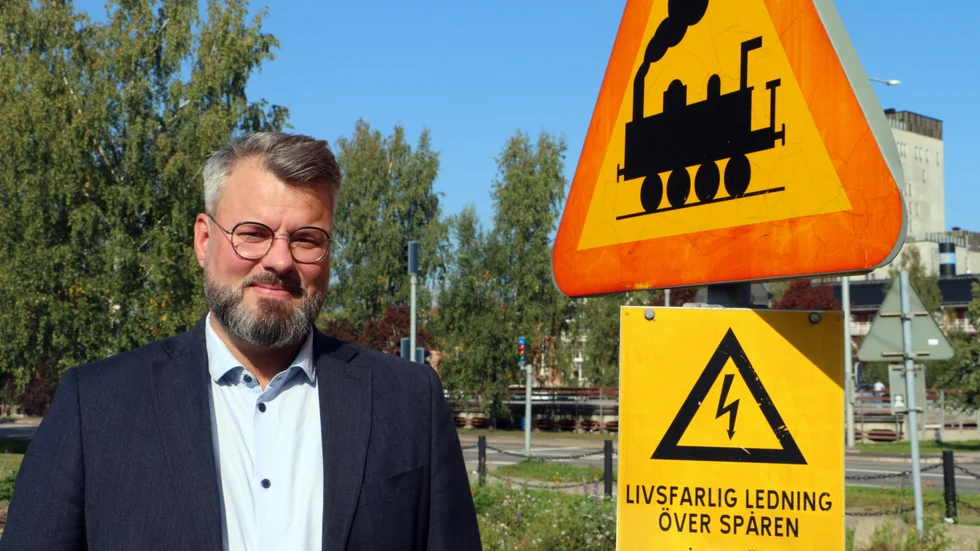 Daniel Karlsson, affärschef järnväg Nord och Tyréns ombud, ser fram emot att få jobba med Norrbotniabanans dragning genom Piteå. "Det är ett riktigt prestigeuppdrag."