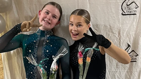 Eila Nystrand och Emma Liljegren lyckades ta hem båda topplaceringarna i grupp blå under Hallsbergs kristallen.