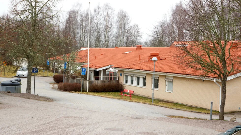 I detta hus i Nykyrka ska en tidigare restauranglokal byggas om till lägenheter och en gemensamhetslokal.