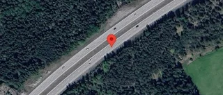 Stopp på E4 på grund av en lastbilsolycka