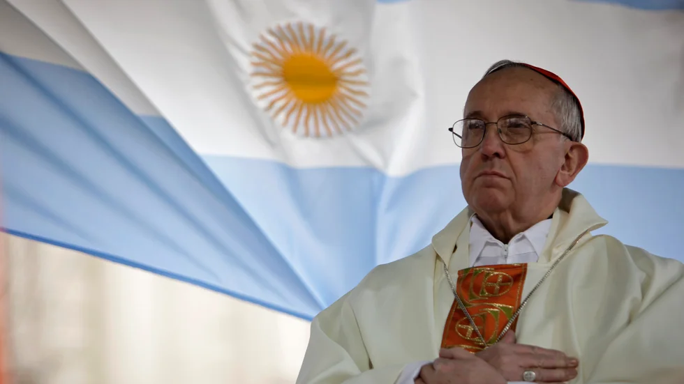 Påve Franciskus, som då var kardinal och hette Jorge Bergoglio, vid en mässa i födelsestaden Buenos Aires 2009.