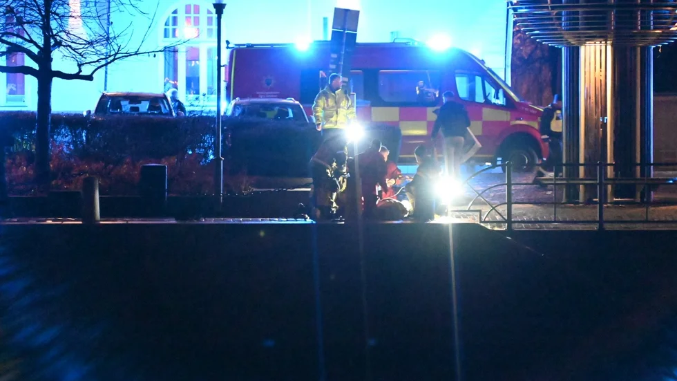 Det skedde ett drunkningstilbud i Strömmen på onsdagseftermiddagen. Personer ur allmänheten kunde dock snabbt rädda personen ur vattnet.