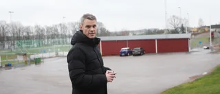 Parkeringskaos vid idrottsplatsen: "Något måste göras nu"