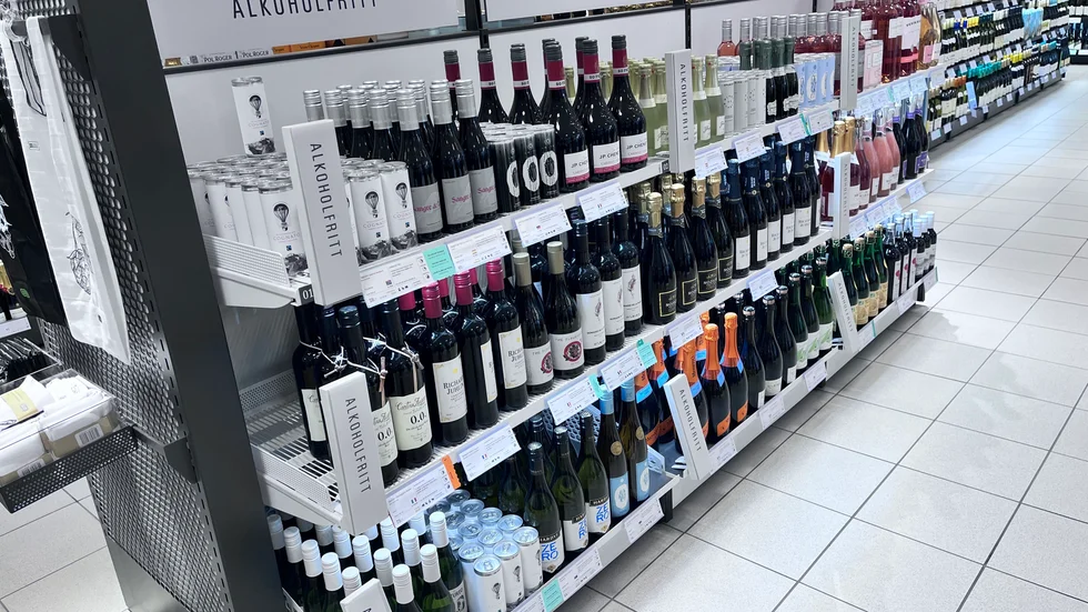 Allt fler köper alkoholfritt på Systembolaget, men är det syftet med butiken undrar insändarskribenten.