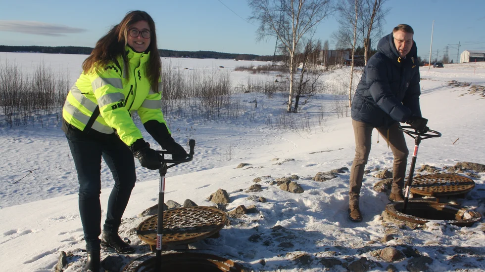 Linn Andersson from Boliden Rönnskär and Joachim Nordin from Skellefteå Kraft presided over the opening of Ecolink.