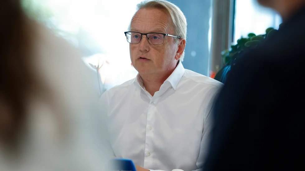 "Regeringens och SD:s stora nedskärningar på studieförbunden får orimliga konsekvenser", anser riksdagsledamoten Fredrik Olovsson (S) från Katrineholm.