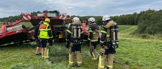 Lastbilschaufförer hjältar – såg röken från brinnande traktor