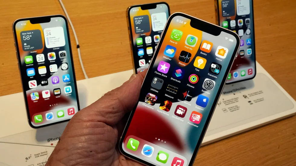 EU tittar närmare på hur Apple gör för att inte stänga ute teknik från konkurrenter i Iphone-lurar och surfplattor. Arkivbild.