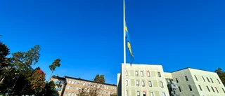 Högstadieelev avliden – skola flaggar på halv stång