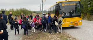 Föräldrarnas protest: "Busshållplatsen är livsfarlig"