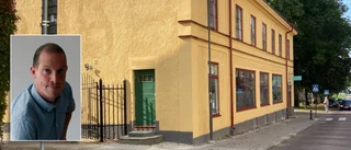 Nu lyser det åter om anrika byggnaden i Strängnäs