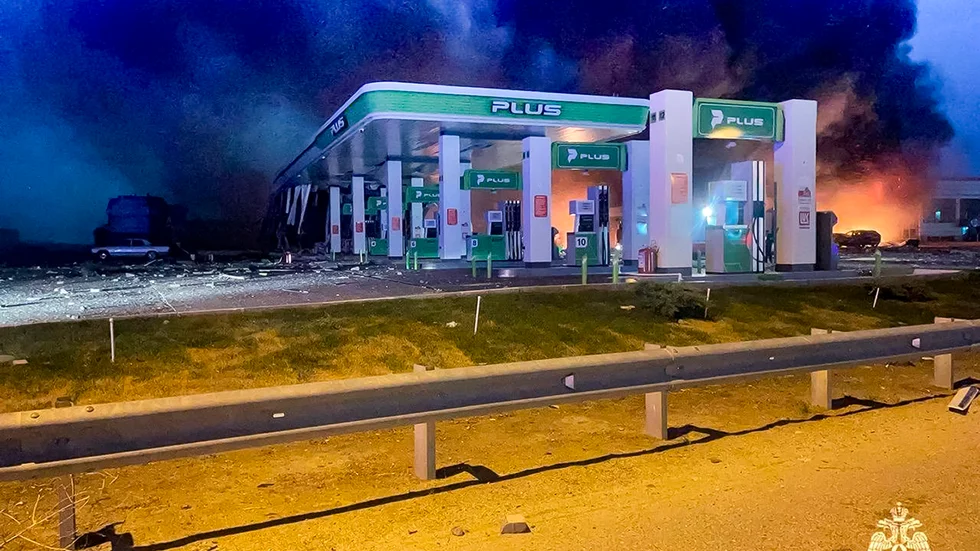 Rök stiger efter explosionen på en bensinstation i Dagestan.