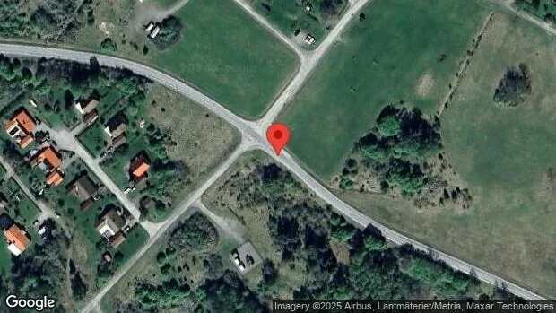 Havererad personbil stör trafiken på väg 974