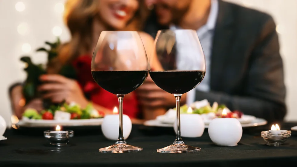 Har man inte större problem än att få ett passande vin till oxfilén i en Östermalmsvåning en söndag, då har man inte mycket att gnälla över.