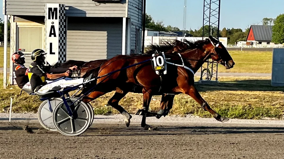 Eva Lundahl kör i Amatörklubbens Pokallopp och har flera chanser under kvällen.