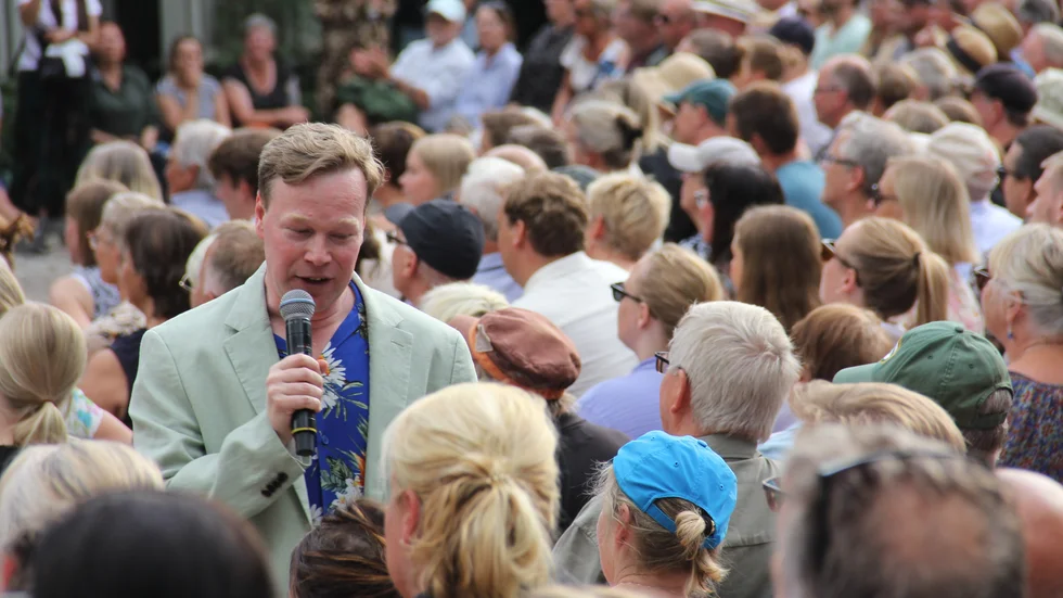 Johan Glans gjorde dubbla shower under en av sommarens varmaste dagar.