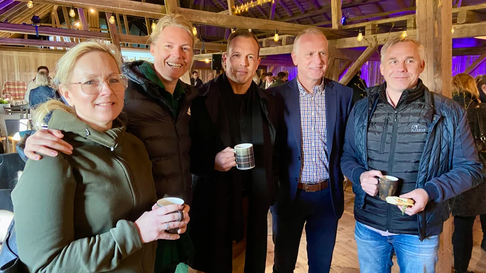 Näringslivsvimmel på Lida gård. Från vänster: Jenny Danielsson, Susanna Oom Samuelson, Thomas Lövgren, Ian Perry och Tobias Dahlin.