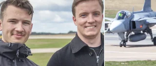 Se militärflygen dra iväg från Skavsta: "Mäktigt"