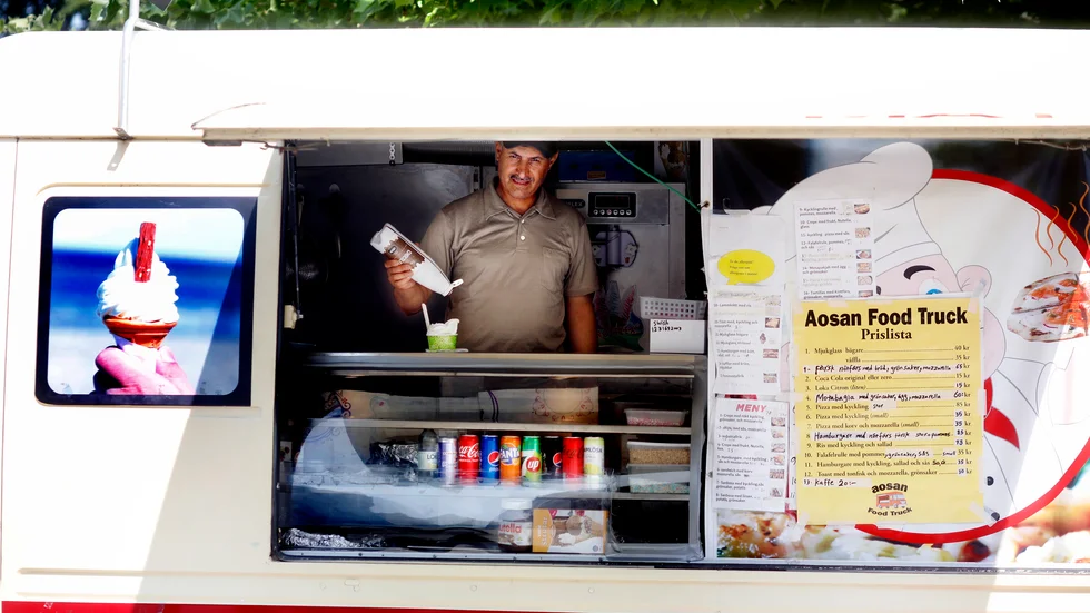 Mohammed Al Jashoby och Aosan foodtruck har funnit sig tillrätta i Smörparken.