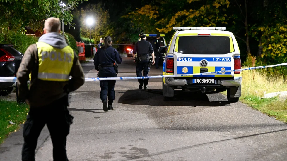 Polispådraget var omfattande under kvällen och natten efter skjutningen i Fanna i höstas.