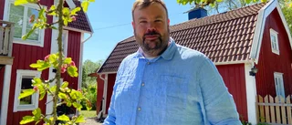 John Carlsson avvecklar politiken och öppnar äpplemusteri 