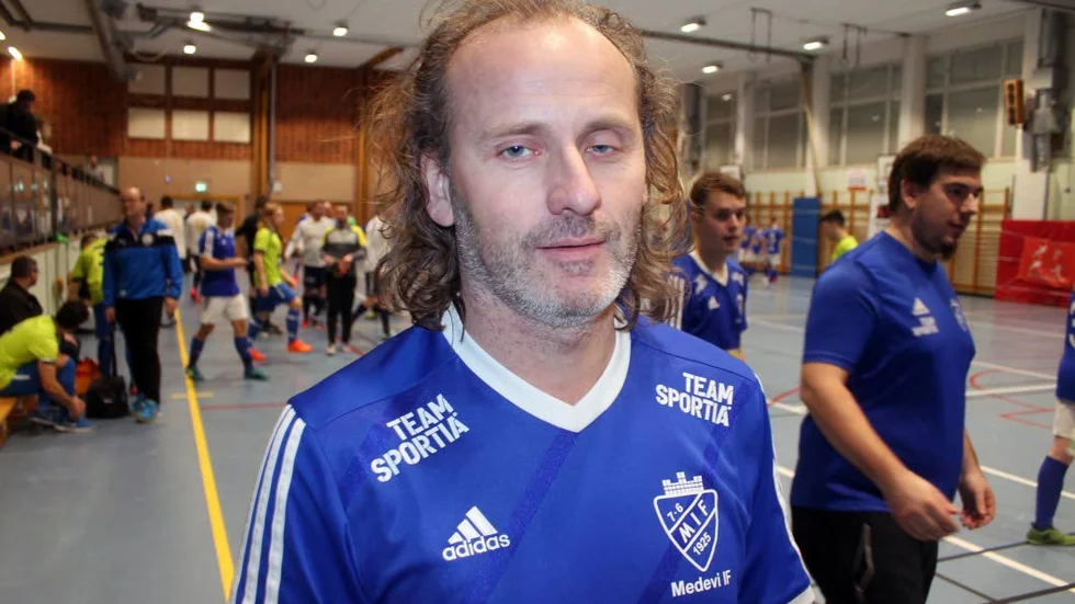SEX POÄNG. Roger Krantz och Medevi IF tog sex poäng, men gick inte vidare i Kristberg cup. Från första herrgruppen gick i stället Maif och IFK till fredagens slutspel.