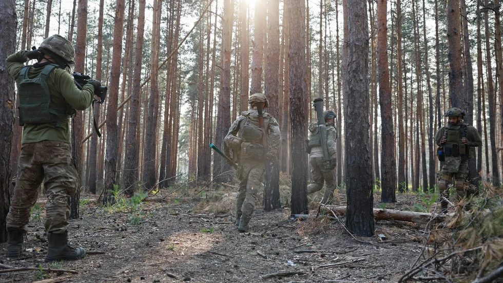 Ukrainska soldater i Luhansk-området i torsdags.