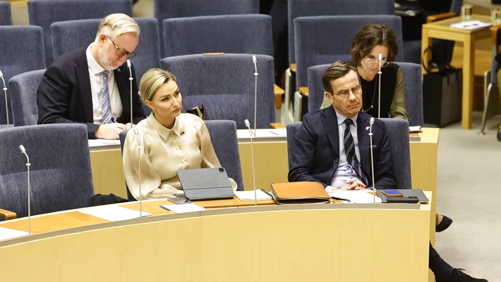 STOCKHOLM 20221116
Ebba Busch (KD), Ulf Kristersson (M) och i bakgrunden Liberalernas partiledare Johan Pehrson (L).